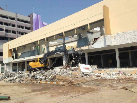 ให้เช่า แบ็คโฮ แทรกเตอร์ รถบด 6-10ล้อ รับถมดิน