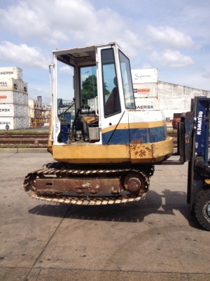 ขายรถขุดเล็กนำเข้าจากญี่ปุ่นkomatsu pc30-6 สภาพสวยพร้อมใช้งาน สนใจติดต่อ089-2579650 ดูรถได้ที่อำเภอนครชัยศรีจังหวัดนครปฐม