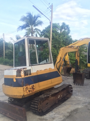 ขายรถขุดเล็กนำเข้าจากญี่ปุ่นkomatsu pc30-6 สภาพสวยพร้อมใช้งาน สนใจติดต่อ089-2579650 ดูรถได้ที่อำเภอนครชัยศรีจังหวัดนครปฐม