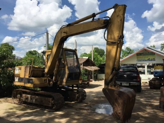 ขาย 185,000 CAT E 70  เครื่องดี ปั้มดี ตัวเดินเงียบ เอวหลวม เอกสารอินวอยท์ รถอยู่ จ.กาฬสินธุ์  090-772-3710 090-772-3708