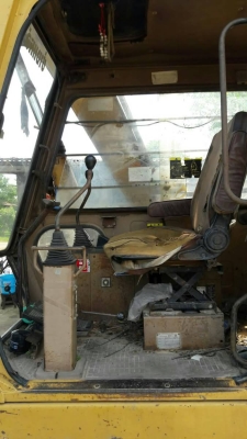 ขาย 185,000 CAT E 70  เครื่องดี ปั้มดี ตัวเดินเงียบ เอวหลวม เอกสารอินวอยท์ รถอยู่ จ.กาฬสินธุ์  090-772-3710 090-772-3708