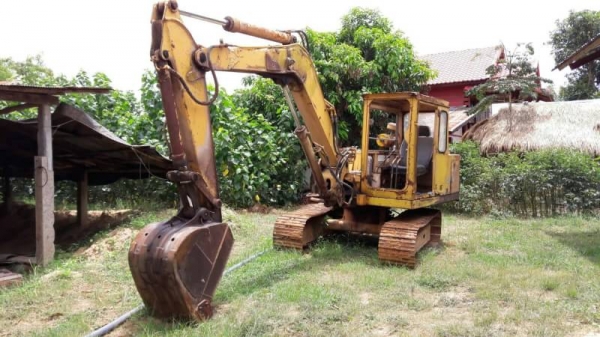 ขาย165,000 แบคโฮ  KOMATSU  PC60U-1  เครื่องดี ปั้มแรง เอวดี ช่วงล่างแน่น รถสวยพร้อมใช้ รถอยู่ จ.ร้อยเอ็ด  090-772-3710 090-772-3708