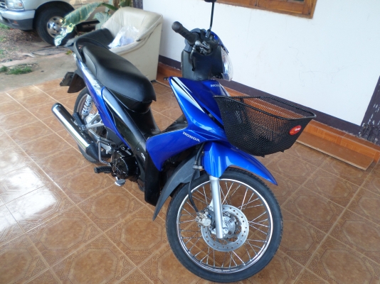 ขายมอไซค์ Honda Wave 110i สีน้ำเงินรถเดิม ๆ เครื่องดี เอกสารพร้อมโอน ภาษีพรบ ปี60 ขายราคา19,500บาท สนใจสอบถามได้ครับ 080-1696651 รถอยู่ที่โรงพยาบาลปทุมราชวงศาจังหวัดอำนาจเจริญ