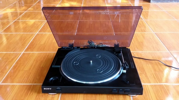 เครื่องเล่นแผ่นเสียง SONY Full Auto รุ่น PS-LX 250H เครื่องเล่นแผ่นเสียง SONY Full Auto รุ่น PS-LX 250H