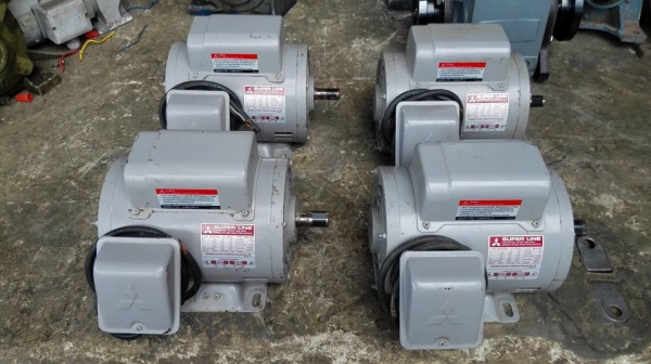 ** SOLD ** มอเตอร์ Mitsubishi 1 HP 220V ใสๆลื่นๆเงาๆมาเทสได้!!