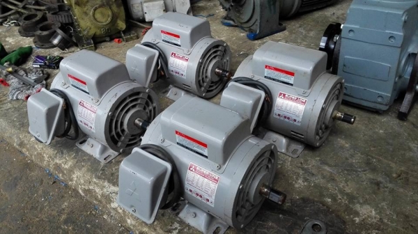 ** SOLD ** มอเตอร์ Mitsubishi 1 HP 220V ใสๆลื่นๆเงาๆมาเทสได้!!