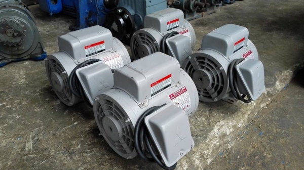 ** SOLD ** มอเตอร์ Mitsubishi 1 HP 220V ใสๆลื่นๆเงาๆมาเทสได้!!