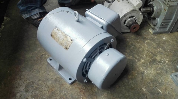 ** SOLD ** มอเตอร์ Toshiba Japan 2 HP 220V สวยๆลื่นๆทนๆมาเทสได้!!