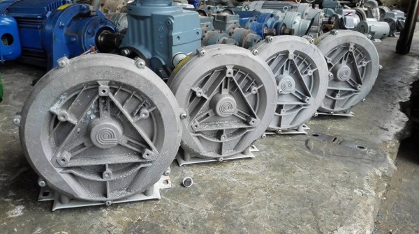 ** SOLD ** ริงส์โบวเวอร์ดูดเป่าอิตาลี่ ESAM ITALY 1/2 HP 220V สวยๆลื่นๆเงาๆมาเทสได้!!