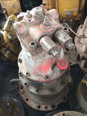 โป๊ะสวิง HITACHI EX200-3 เก่าญี่ปุ่น ราคา 90,000 บาท โป๊ะสวิง HITACHI EX200-3 เก่าญี่ปุ่น ราคา 90,000 บาท