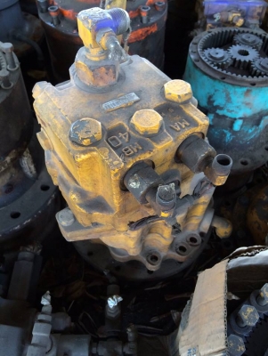 โป๊ะสวิง KOMATSU PC60-5 เก่าญี่ปุ่น ราคา 45,000 บาท