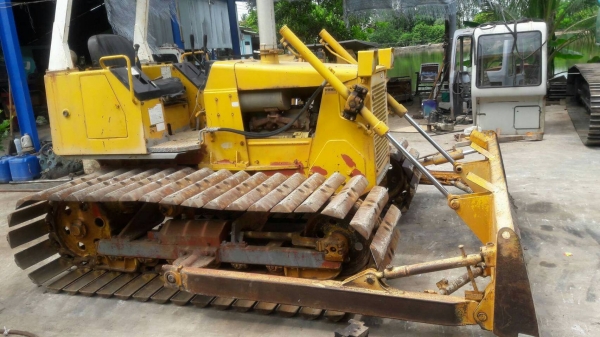 ขายKOMATSU D20PL-6  เก่าญี่ปุ่น...สภาพสวย..ระบบคล่อง..ลองระบบกันได้ทุกวัน....โทร...089-3818694...ดวงนภา