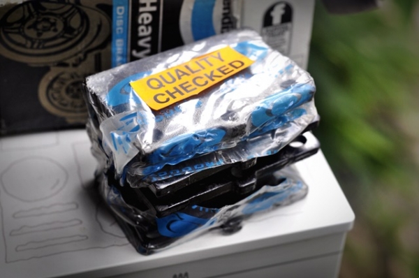 พวงมาลัย Benz w202 สภาพแน่น ๆเนียน ๆ 1,400 บาท (พวงมาลัยขายแล้ว) กับ ผ้าดิสเบรค Ke30 400 บาท พวงมาลัย Benz w202 สภาพแน่น ๆเนียน ๆ 1,400 บาท (พวงมาลัยขายแล้ว) กับ ผ้าดิสเบรค Ke30 400 บาท