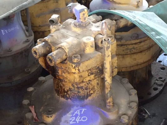 โป๊ะสวิง CAT 240 เก่าญี่ปุ่น ราคา 70,000 บาท โป๊ะสวิง CAT 240 เก่าญี่ปุ่น ราคา 70,000 บาท