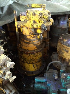 โป๊ะสวิง KOBELCO SK200-2 เก่า ราคา 80,000 บาท