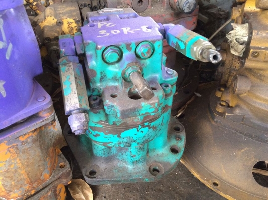 โป๊ะสวิง KOMATSU PC 30R-8 เก่าญี่ปุ่น ราคา 30,000 บาท