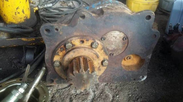 ขายมอเตอร์ปั๊มสวิง ติดเครน 8 ตัน