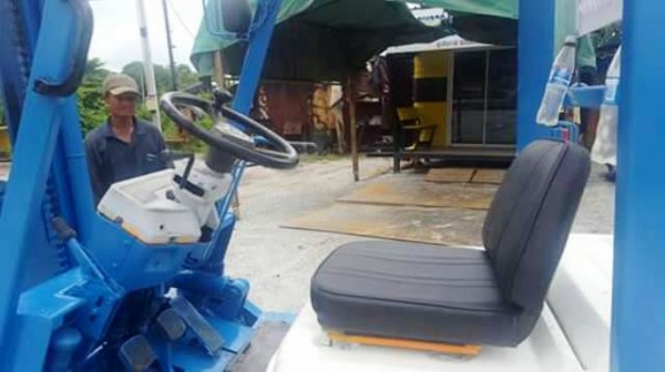 โฟล์คลิฟต์ รุ่น 11 เครื่อง 4D95 3 ตัน สภาพสวย เกียร์ออโต้ โฟล์คลิฟต์ รุ่น 11 เครื่อง 4D95 3 ตัน สภาพสวย เกียร์ออโต้