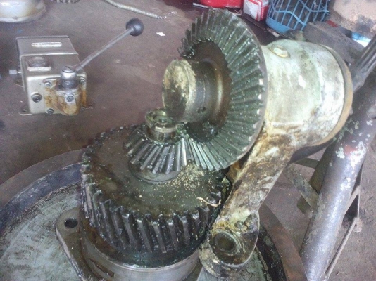 เฟืองเฉียงพร้อมมูเล่ส่งกำลัง