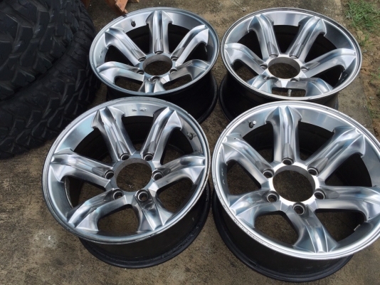 แม็กซ์เล็บเหยี่ยวขอบ16 กว้าง 8 นิ้ว ออฟ 0 สภาพดี ราคา 9000 บาท ติดต่อเบอร์นี้นะครับ 0623964108 หรือ 0619683081