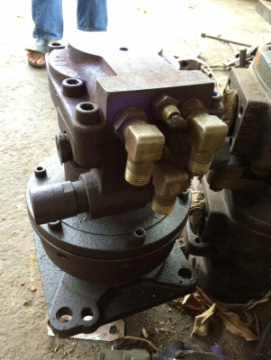 โป๊ะสวิง komatsu pc40-7 เก่าญี่ปุ่น ราคา 35,000บาท โป๊ะสวิง komatsu pc40-7 เก่าญี่ปุ่น ราคา 35,000บาท