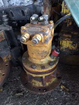 โป๊ะสวิง komatsu pc40-7 เก่าญี่ปุ่น ราคา 35,000บาท โป๊ะสวิง komatsu pc40-7 เก่าญี่ปุ่น ราคา 35,000บาท