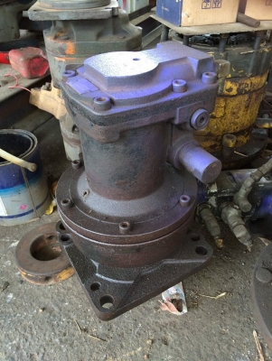 โป๊ะสวิง komatsu pc40-7 เก่าญี่ปุ่น ราคา 35,000บาท