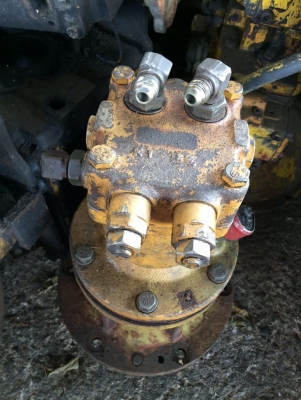 โป๊ะสวิง komatsu pc40-7 เก่าญี่ปุ่น ราคา 35,000บาท โป๊ะสวิง komatsu pc40-7 เก่าญี่ปุ่น ราคา 35,000บาท