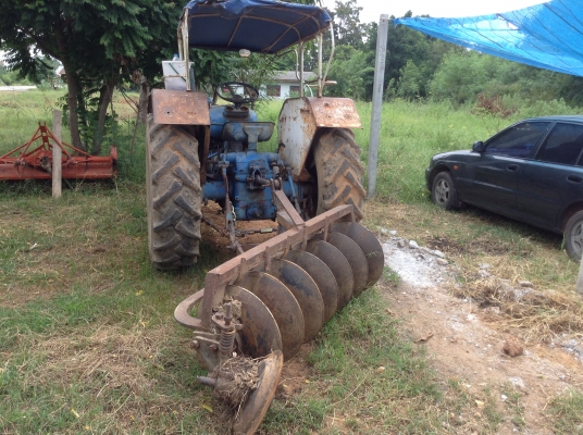 ขายรถไถฟอร์ดพร้อมใช้