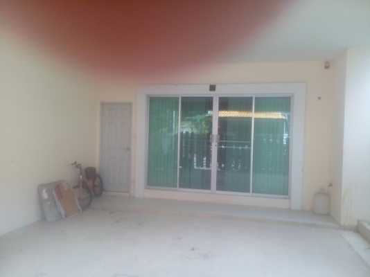 ฝากขายทาวโฮม2ชั้น ถนนสหกร์