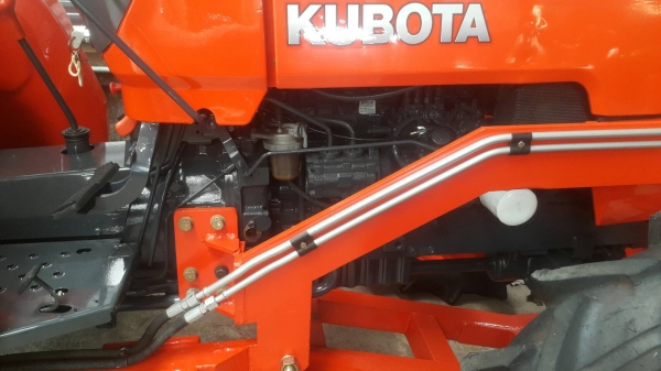 ขายด่วน KUBOTA  M 5000 SU   ใช้ดีทุกระบบ พร้อม อุปกรณ์ดันหน้า ผาน 6 ใหม่ๆ สวยๆ  สนใจต่อรอง 086-3667776.