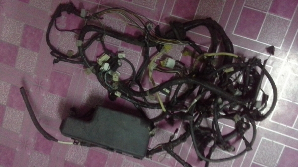 ชุดสายไฟในหัองเครื่องพร้อมกล่องฟิวครบชุดโตโยต้าวีโก้แชมป์เครื่อง2500คอมครับ