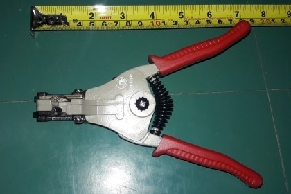 ขายคีมปอกสายไฟAUTO King Eagle. Made in Taiwan.งานดี