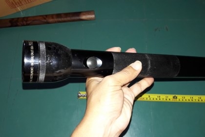 ขายไฟฉายMAG-LITE Made in USA. ขนาด4ท่อนงานเก่ามือสองสภาพดี ขายไฟฉายMAG-LITE Made in USA. ขนาด4ท่อนงานเก่ามือสองสภาพดี