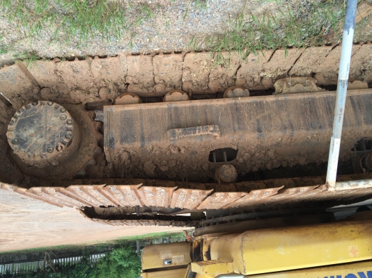 Komatsu 200รุ่น8 สวยๆๆพร่อมใช้. ทุกอย่างเตม. พร้อมทำงาน