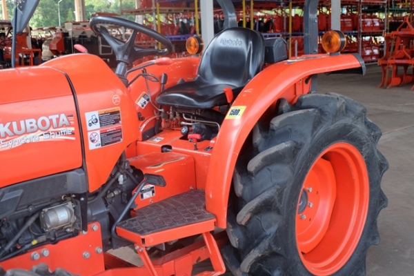 รถไถรุ่น L3608SP ใบมีด + ผาน 1 ตัว ดาวน์ 10,000 บาท โทร089-0111624