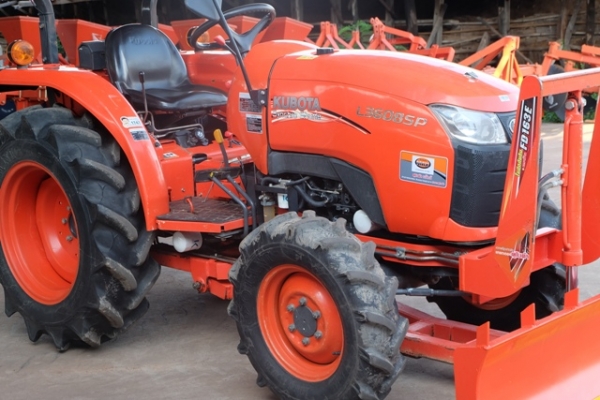 รถไถรุ่น L3608SP ใบมีด + ผาน 1 ตัว ดาวน์ 10,000 บาท โทร089-0111624