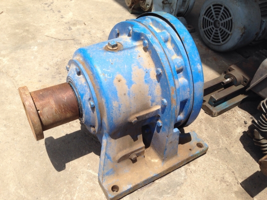 ขายหัวเกียร์ทดรอบ Cycro drive Sumitomo อัตราทด 1:59 ใส่กับมอเตอร์ 20-25HP. สภาพดี หมุนนิ่ม พร้อมใช้งาน ขายหัวเกียร์ทดรอบ Cycro drive Sumitomo อัตราทด 1:59 ใส่กับมอเตอร์ 20-25HP. สภาพดี หมุนนิ่ม พร้อมใช้งาน