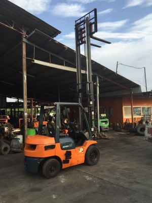 ฟอล์คลิฟต์ 2.5 ตัน TOYOTA 7FD25  รถเก่าญี่ปุ่น ดีเซล 2Z  เสา 4.5 เมตร