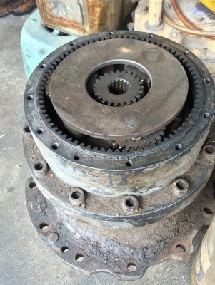 โป๊ะสวิง Hitachi EX300-2 เก่าญี่ปุ่น ไม่มีมอเตอร์ ราคา 70,000 บาท โป๊ะสวิง Hitachi EX300-2 เก่าญี่ปุ่น ไม่มีมอเตอร์ ราคา 70,000 บาท