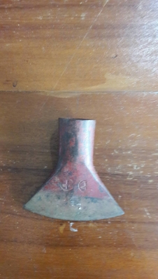 ขายหัวขวานโยนขวานถากไม้งานเก่าโบราณตรามงกุฎ Made in Sweden.