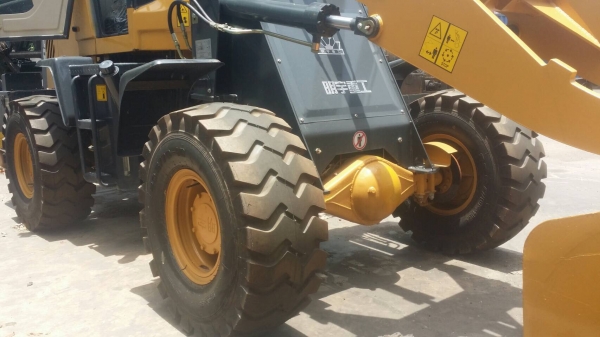 ขายรถตักล้อยาง ยี้ห้อ.MYZG รุ่น.ZL20 รถสวยจัด ใช้งานไม่ถึง 1000 ช.ม ราคา.650000 ต่อรอง