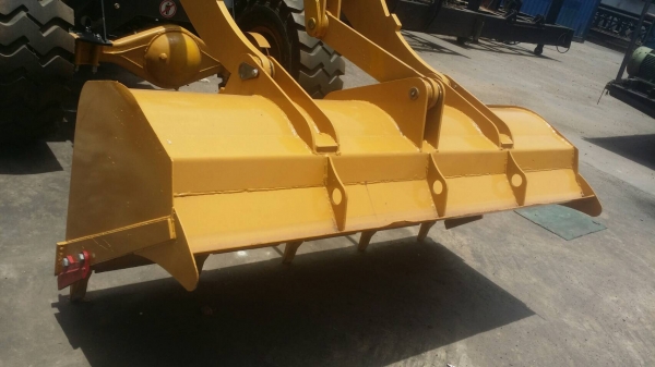 ขายรถตักล้อยาง ยี้ห้อ.MYZG รุ่น.ZL20 รถสวยจัด ใช้งานไม่ถึง 1000 ช.ม ราคา.650000 ต่อรอง