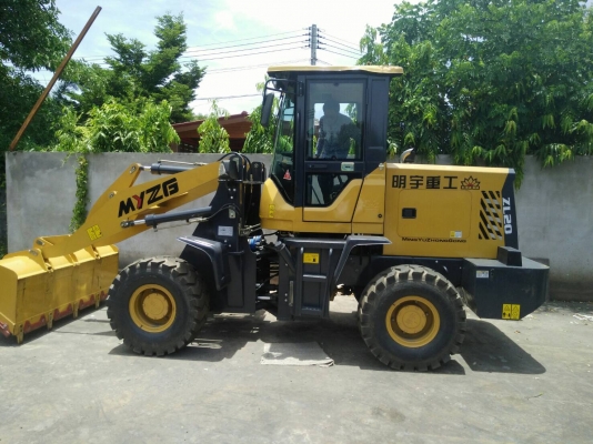 ขายรถตักล้อยาง ยี้ห้อ.MYZG รุ่น.ZL20 รถสวยจัด ใช้งานไม่ถึง 1000 ช.ม ราคา.650000 ต่อรอง