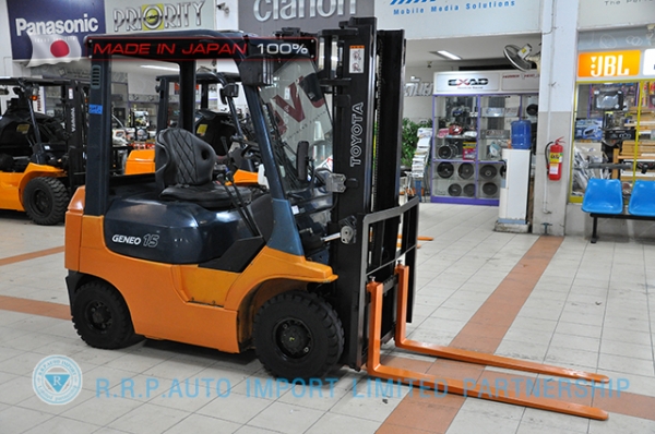 ขายรถโฟล์คลิฟท์มือสอง TOYOTAรุ่น 7FG15-10480 ราคา 185,000 บาท นำเข้าจากประเทศญี่ปุ่น 100\% ไม่เคยใช้งานในไทย