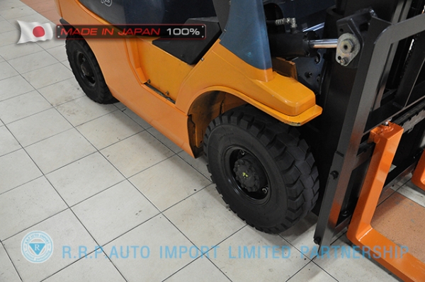 ขายรถโฟล์คลิฟท์มือสอง TOYOTAรุ่น 7FG15-10480 ราคา 185,000 บาท นำเข้าจากประเทศญี่ปุ่น 100\% ไม่เคยใช้งานในไทย