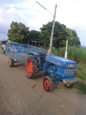 สีนวนจัดให้ Henomoto  23 แรง เครื่องดี สภาพสวย พร้อมใช้งาน มาพร้อมกับเทลเลอร์สภาพพร้อมใช้งาน สนใจติดต่อ 089-9638932