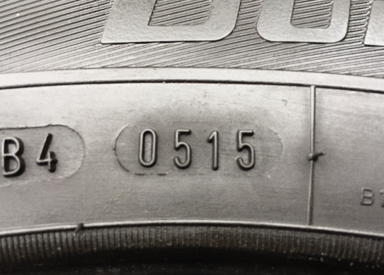 ยาง Goodyear 215 70 15 ปี15 ดอกเต็ม ไม่มีปะ ราคาไม่แพง