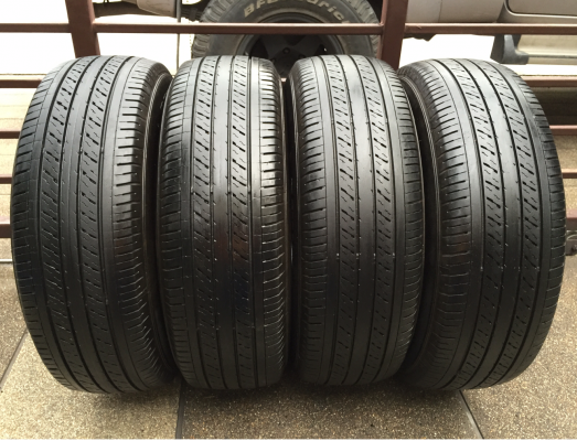 ยาง Dunlop 215 65 16 ปี15 ดอกเต็ม ไม่มีปะ ราคาไม่แพง