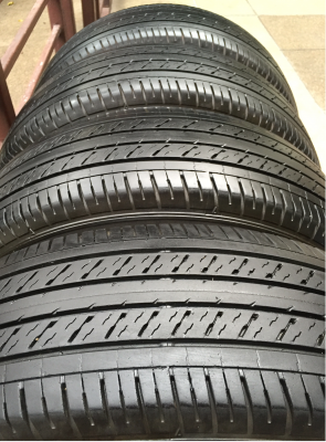 ยาง Dunlop 215 65 16 ปี15 ดอกเต็ม ไม่มีปะ ราคาไม่แพง